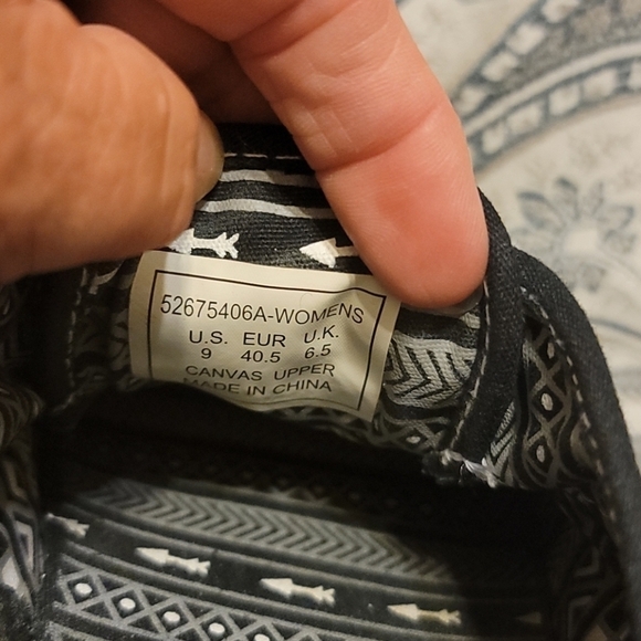 Levi's  Women's Canvas Lace up Sneaker - Picture 4 of 4